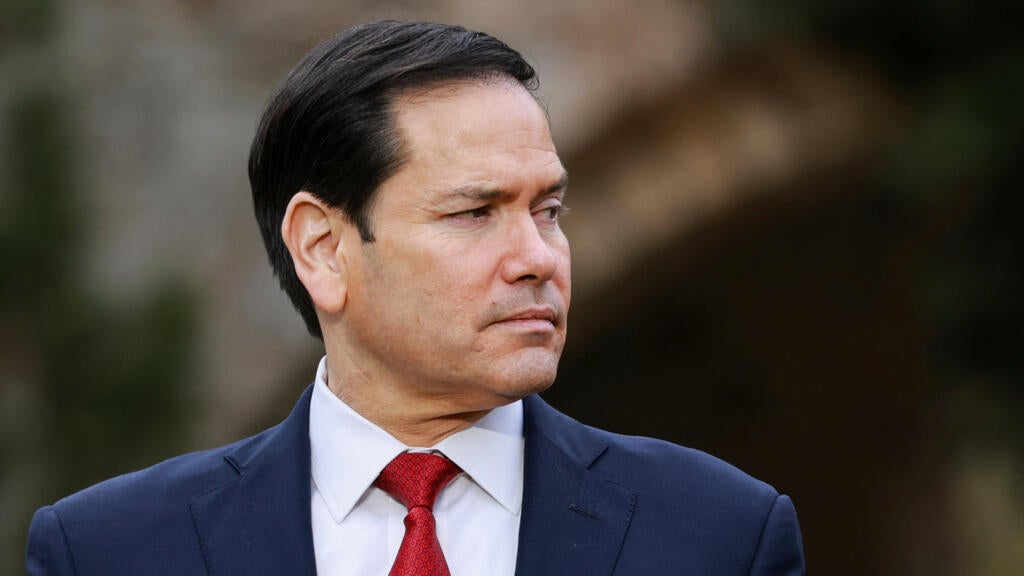 Rubio viaja para Roma para reaproximar Washington do papa e de Meloni