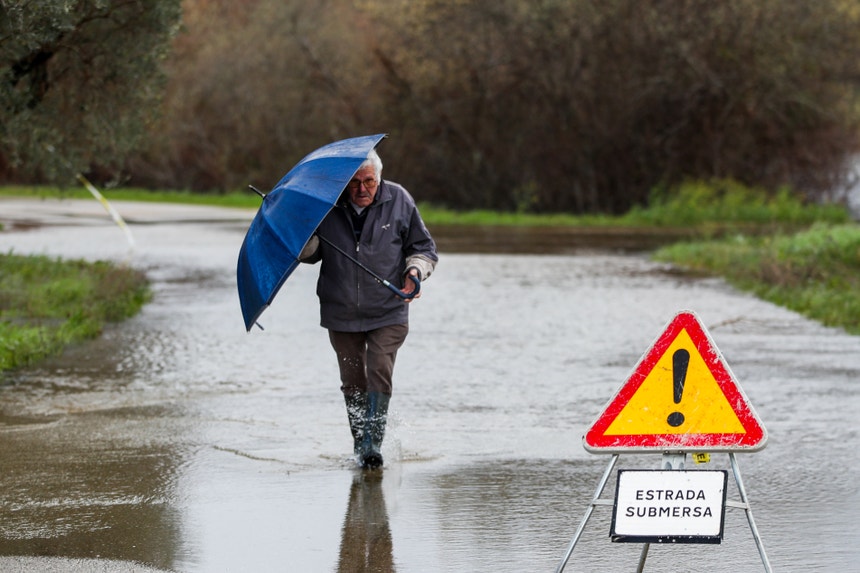 Imagem de Pombal a braços com danos do mau tempo recebe comissário europeu