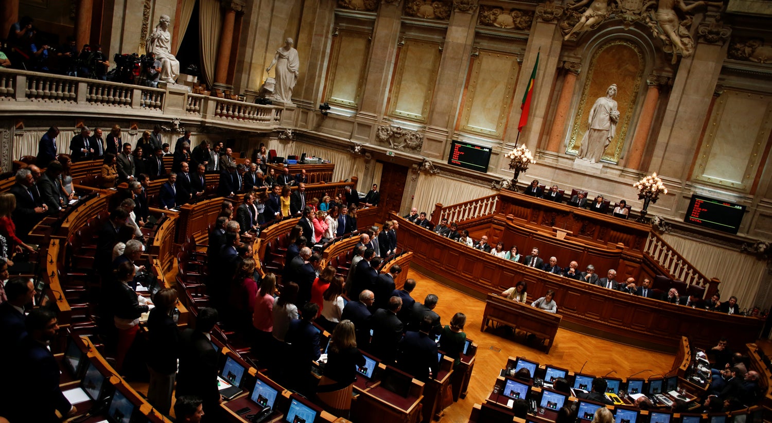 Deputados-advogados impedidos de manter neg�cios com o Estado