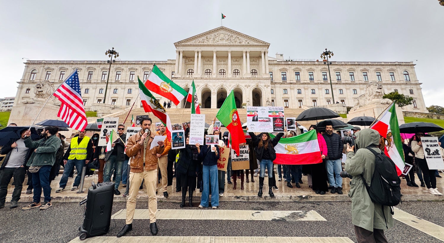 Contra "repressão em curso". Protestos em Teerão recebem apoio de manifestantes em Lisboa