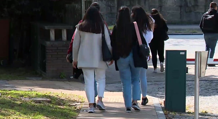 Imagem ilustrativa: Docentes da Universidade Técnica do Porto contestam diminuição salarial