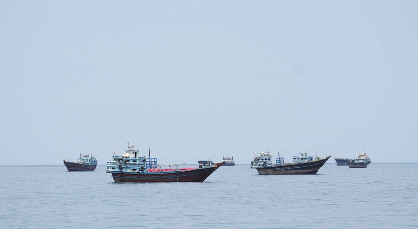 EUA intercetam navio iraniano face a incerteza sobre negociações