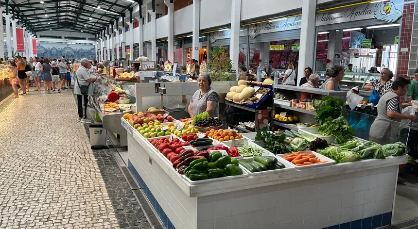 Taxa de infla��o subiu em agosto para 3,3%. Crescimento da Economia acelerou 2,5%