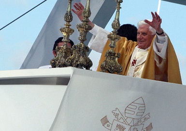 Papa Bento XVI durante a homilia no Terreiro do Paço
