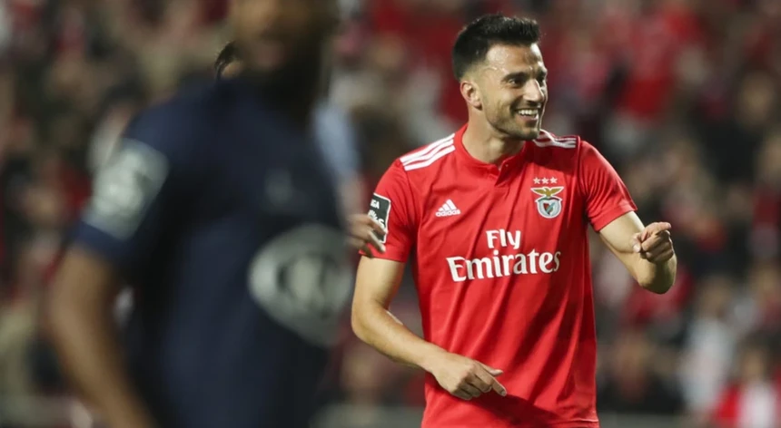 Andreas Samaris regressa ao Benfica para treinar equipa de sub-16