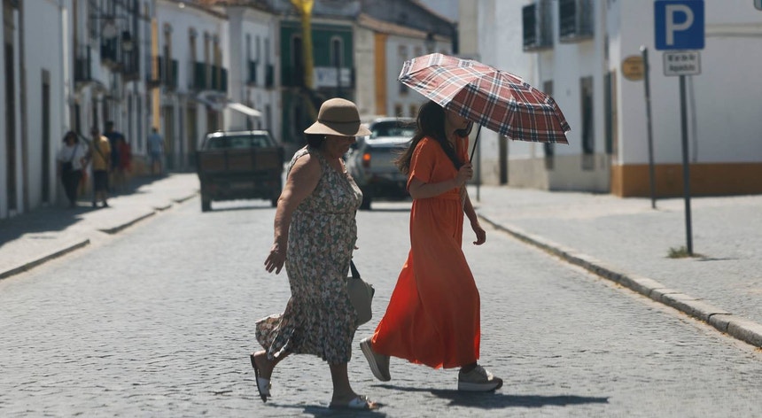 Extreme Heat and Dry Thunderstorms: Over 30 Portuguese Municipalities at Maximum Fire Risk