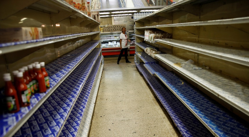 A oposição a Maduro responsabiliza o Governo pela falta de produtos básicos no mercado
