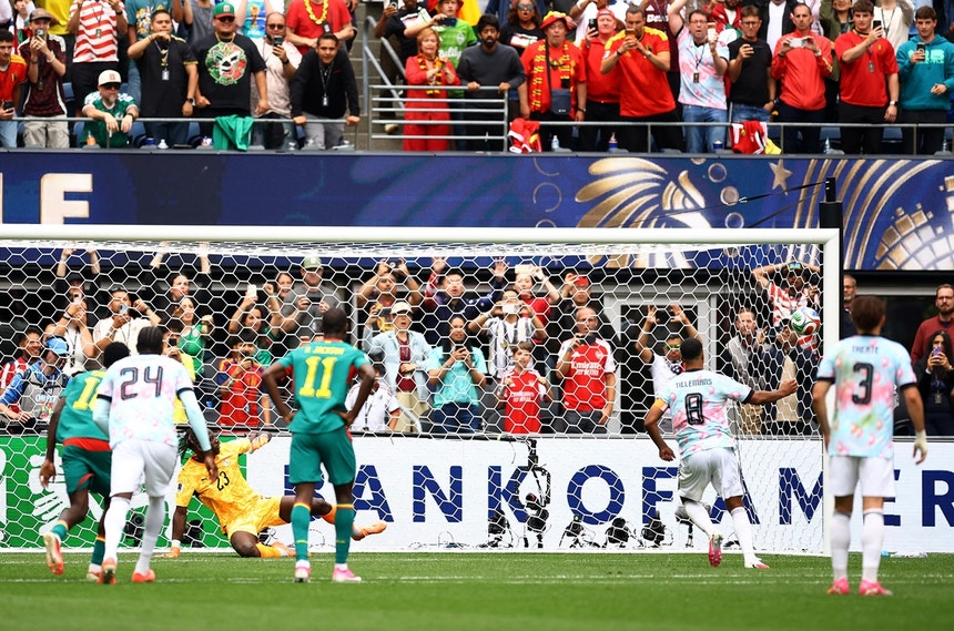 Bélgica vira resultado e elimina Senegal no prolongamento