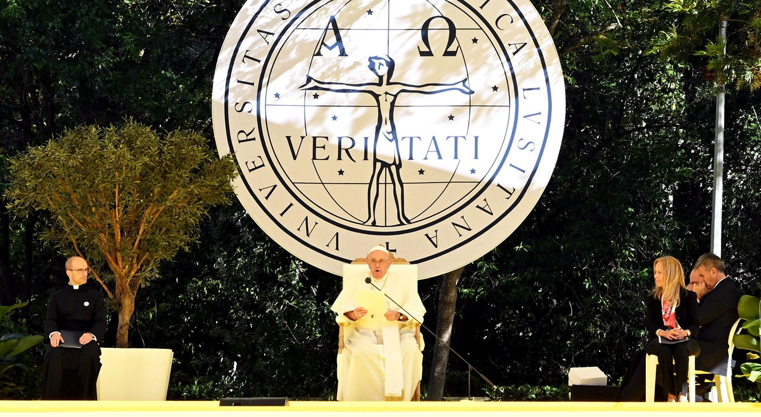  Encontro de Papa com estudantes na Universidade Cat&oacute;lica Portuguesa, em Lisboa | Maurizio Bramatti - EPA 