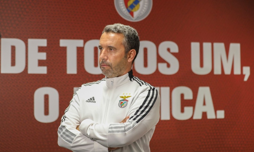 Imagem de Treinador Eugénio Rodrigues termina ligação ao basquetebol feminino do Benfica
