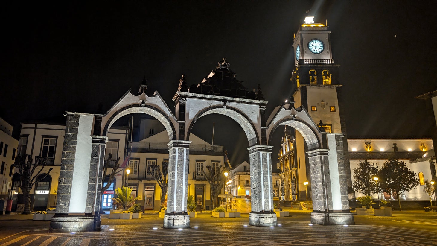 Mota Amaral e Jaime Gama realçam importância da criação da autonomia dos Açores