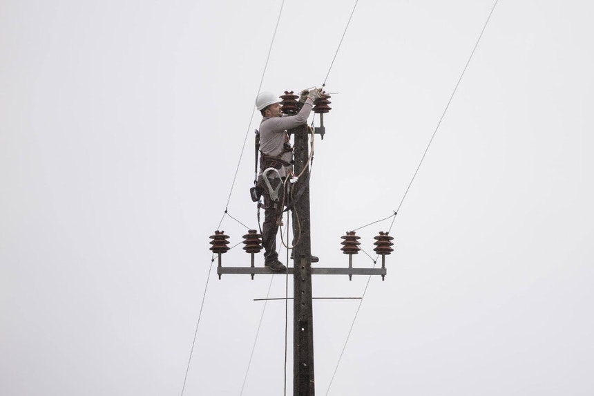Imagem de Governo vai investir quatro mil milhões de euros na rede elétrica
