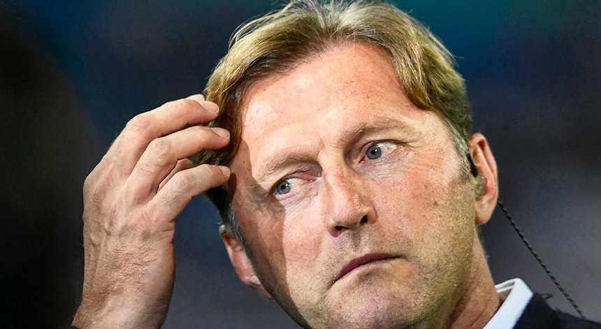O treinador austríaco continuará ao comando da equipa do Southampton
