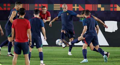 Portugal - Uruguai. Pepe substitui Danilo no onze inicial