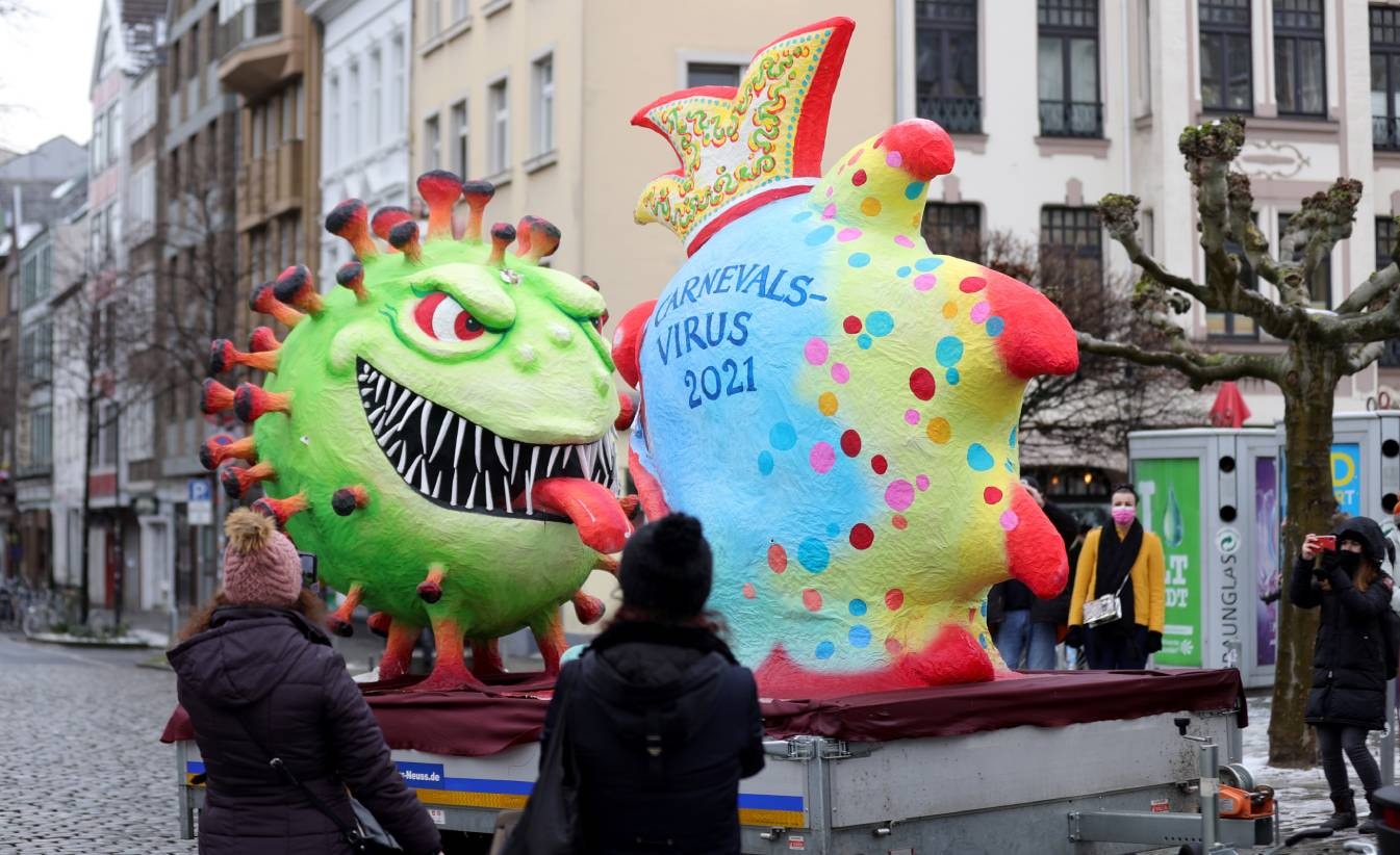  Alemanha. Carro aleg&oacute;rico em Dusseldorf | Friedemann Vogel - EPA 