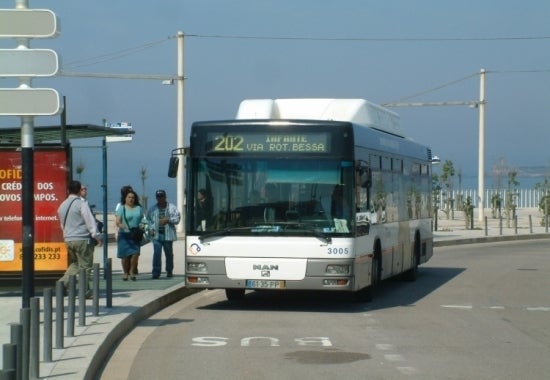 Primeiro-ministro promete refor�o efetivo na rede de transportes