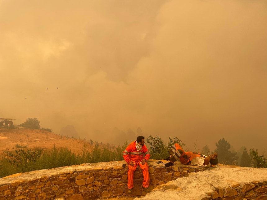 Imagem de Temperaturas aumentam. Treze concelhos em perigo máximo de incêndio