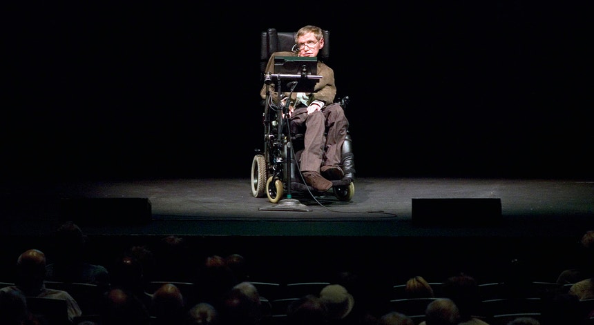 Stephen Hawking morreu aos 76 anos
