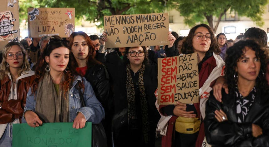 Imagem de Manifestantes aprovam novos protestos para sábado