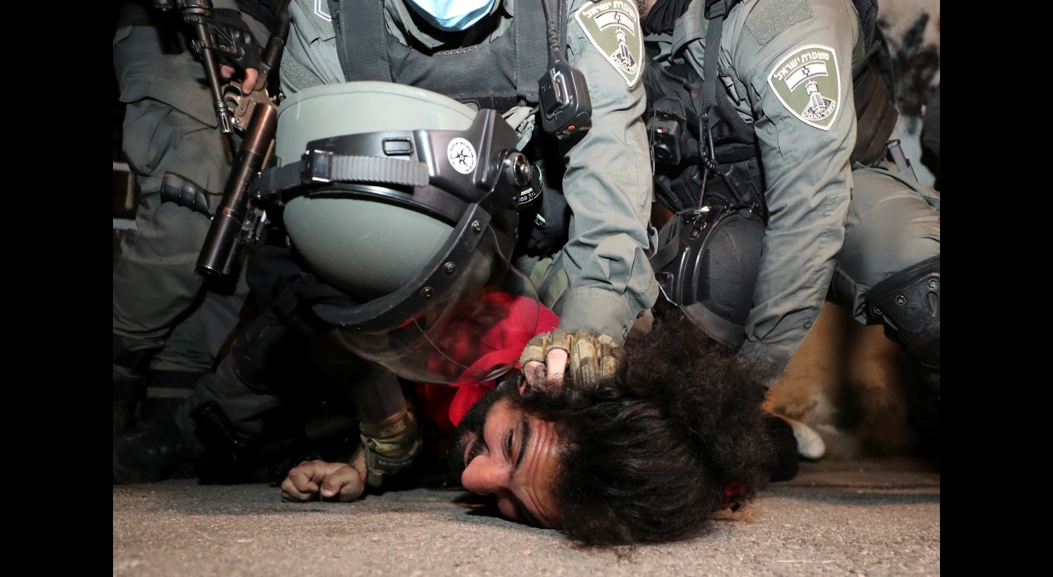  Israel. Confrontos em Jerusal&eacute;m. Palestiniano detido por militares israelitas | Ammar Awad - Reuters 