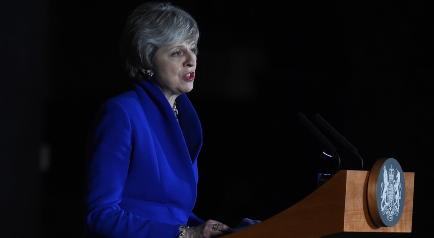 Theresa May insiste num consenso entre os britânicos
