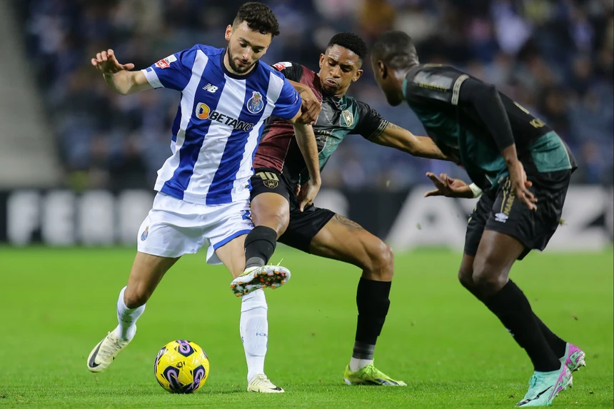 Imagem relacionada com a notícia: Com estes ou outros protagonistas está aí mais um Porto-Estrela
