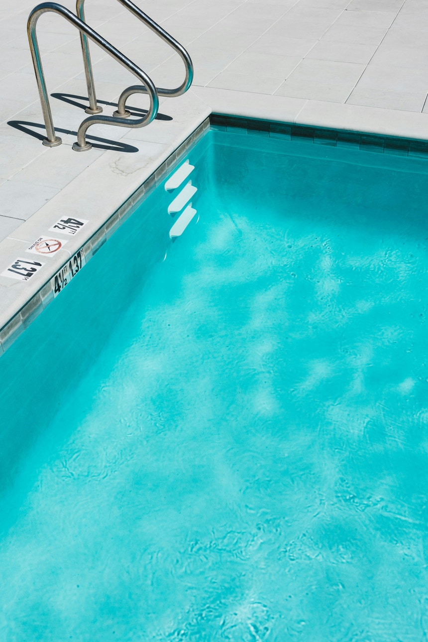 Imagem de Piscinas Municipais de Albufeira encerradas devido à presença de `legionella`