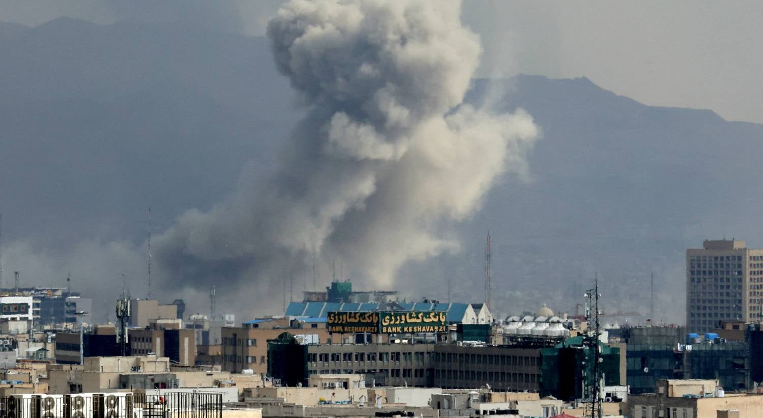 Israel lança novos ataques contra o Irão. EUA pedem aos cidadãos norte-americanos para "saírem já" dos países do Médio Oriente