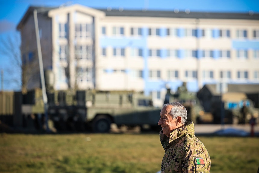 Imagem relacionada com a notícia: PR visita militares portugueses em missão da NATO na Eslováquia