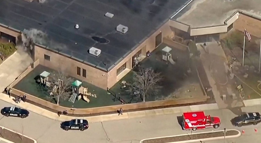 Imagem de Polícia norte-americana abateu atirador numa sinagoga no Michigan