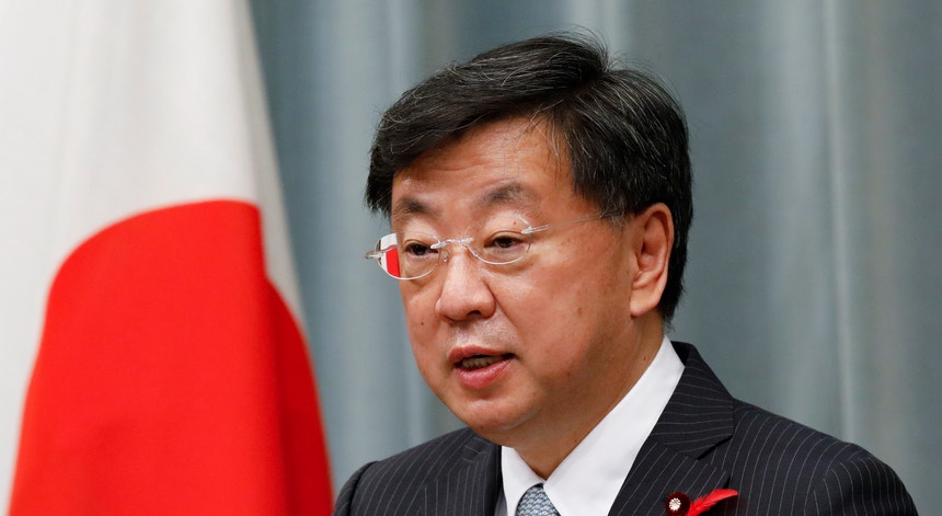 "A entrada destes navios é realmente lamentável e não pode ser permitida", reagiu Hirokazu Matsuno, porta-voz do Executivo japonês
