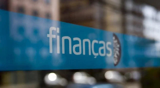 Dozens of tax offices closed until 1pm due to workers' meeting