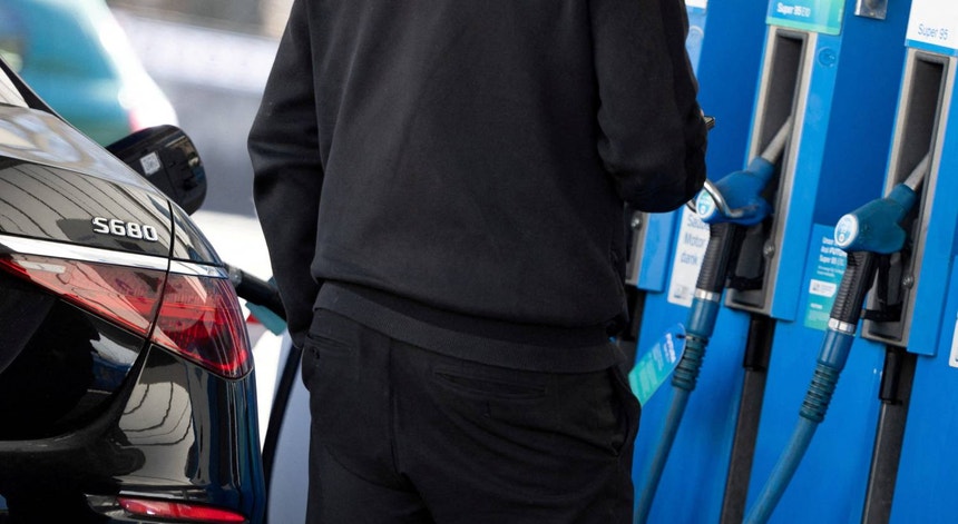 Combustíveis fazem aumentar inflação para 2,7% em março