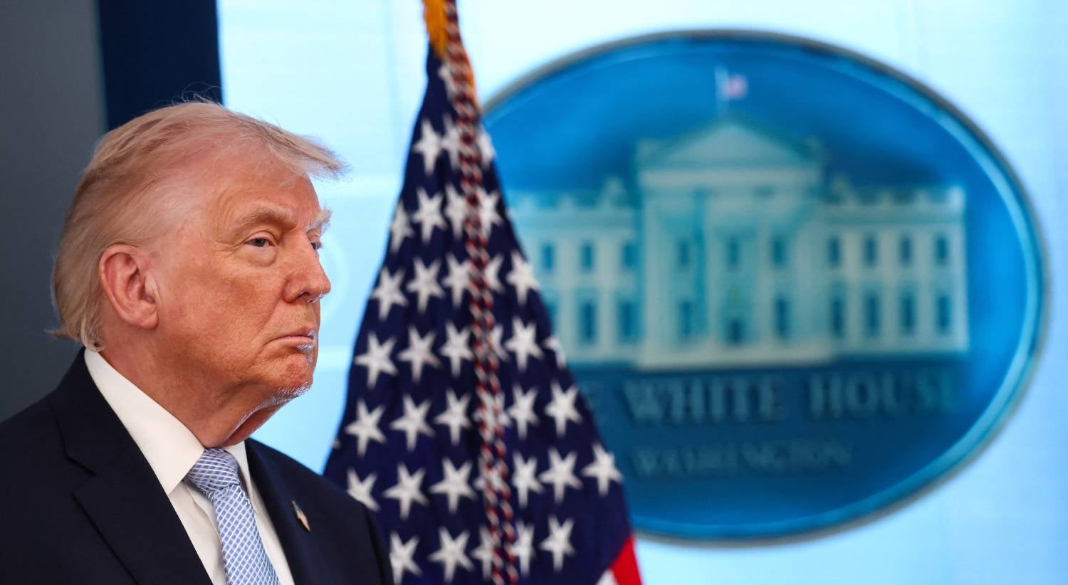 Trump avisa que "Irão pode ser tomado numa noite". Teerão rejeita retórica "rude e arrogante"