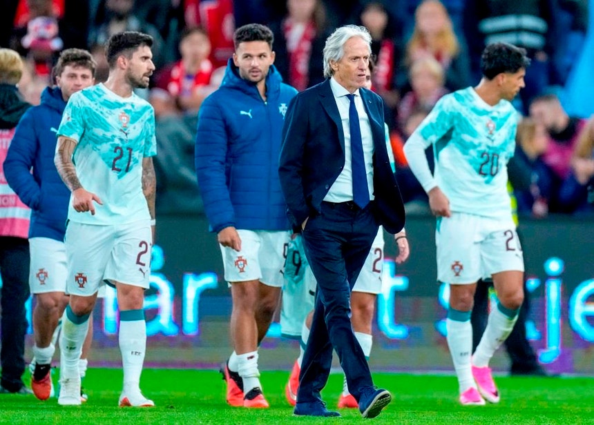 Imagem de Portugal vitorioso com Jesus tenta ficar perto do apuramento em Copenhaga