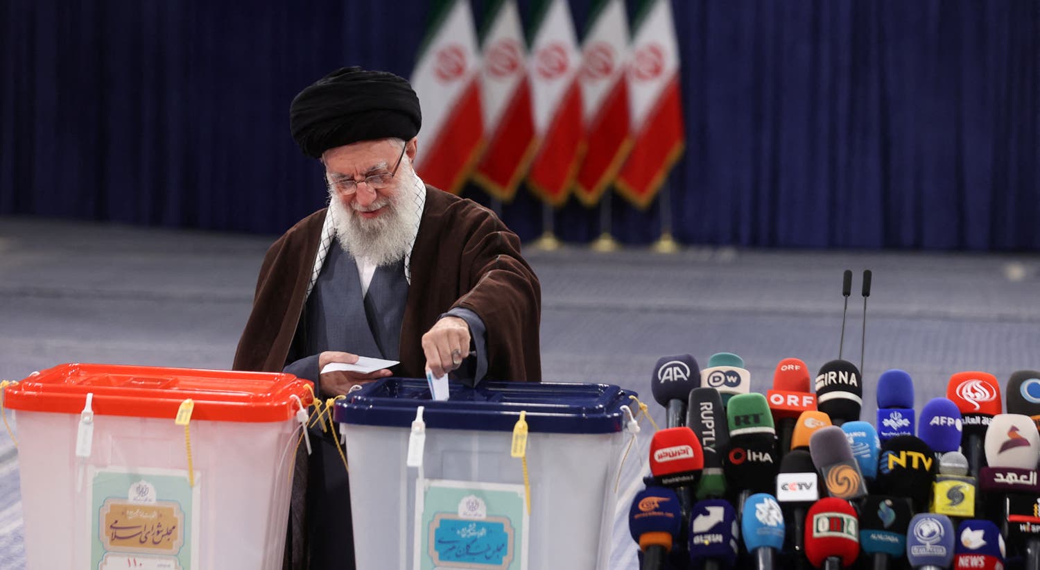 Elecciones en Irán. El Líder Supremo llama a participar en medio de un creciente descontento