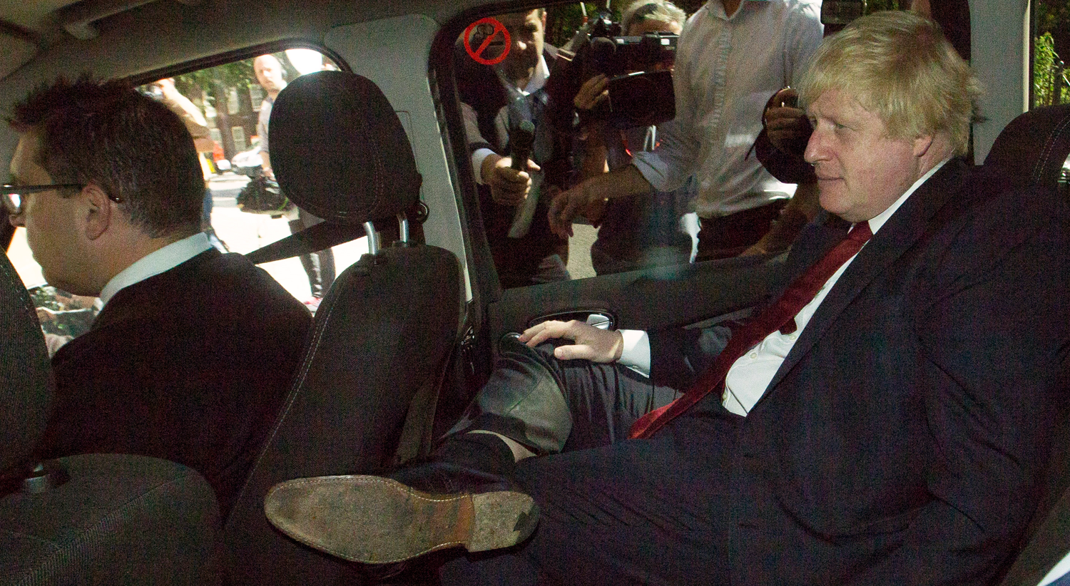 Boris Johnson &agrave; chegada &agrave; sede do "Sair" em Londres dia 24 de junho Foto: Reuters