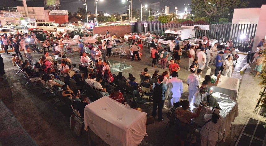 Sismo de magnitude 8 atinge Cidade do México