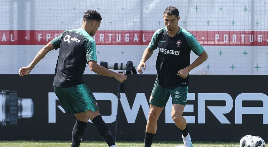 Pepe e Ronaldo inseparáveis até no treino
