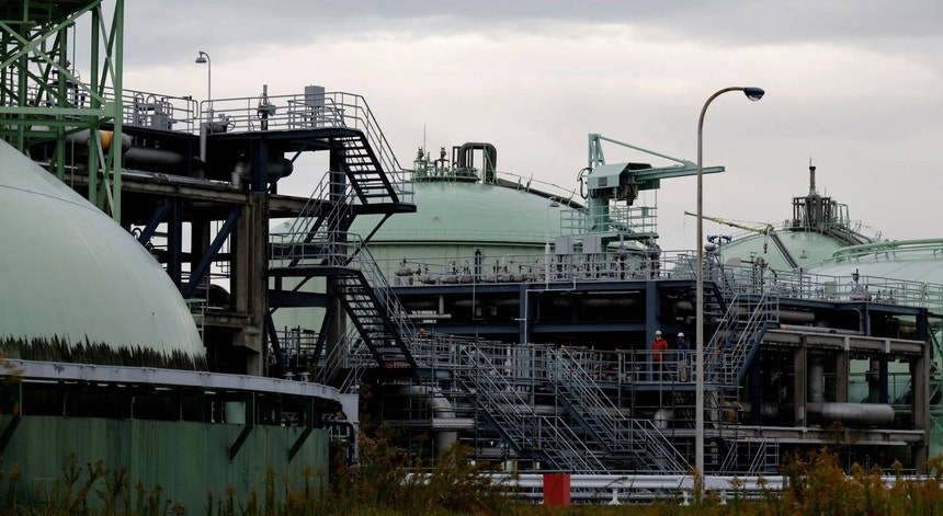 Bruxelas pede aos Estados europeus que reduzam os seus stocks de gás para o próximo inverno