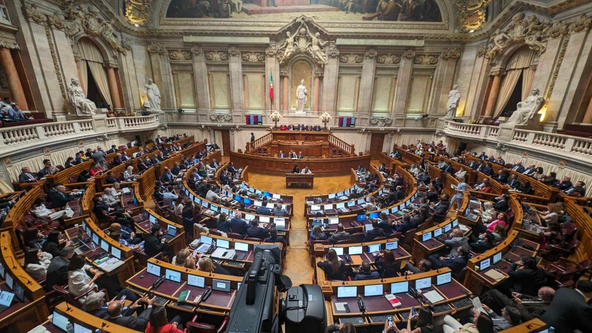 As alterações ao IRS vão estar em debate no Parlamento
