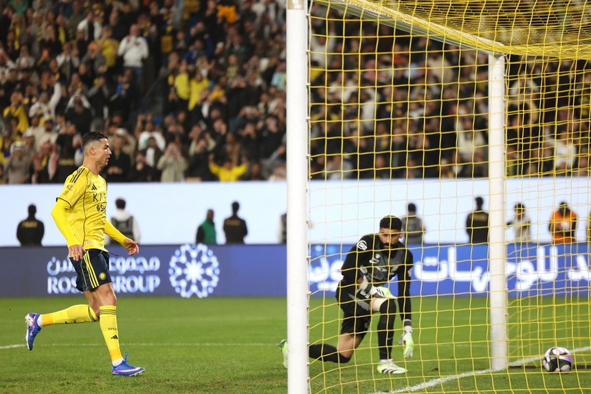 Imagem de Cristiano Ronaldo marca, mas não evita nova derrota do Al Nassr