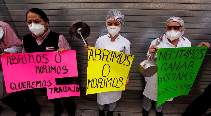 Apesar da severidade da doença os mexicanos exigem que o país retome a atividade normal
