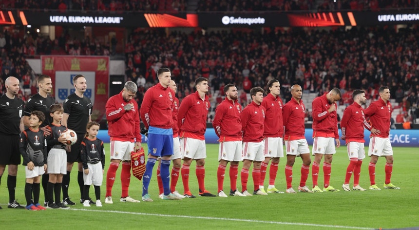 A equipa do Benfica parte para o confronto com os franceses com a ambição de seguir em frente na competição
