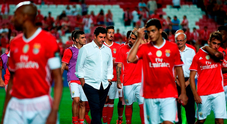 O Benfica está unido e só pensa em ganhar cada jogo que tem pela frente, admite o treinador Rui Vitória
