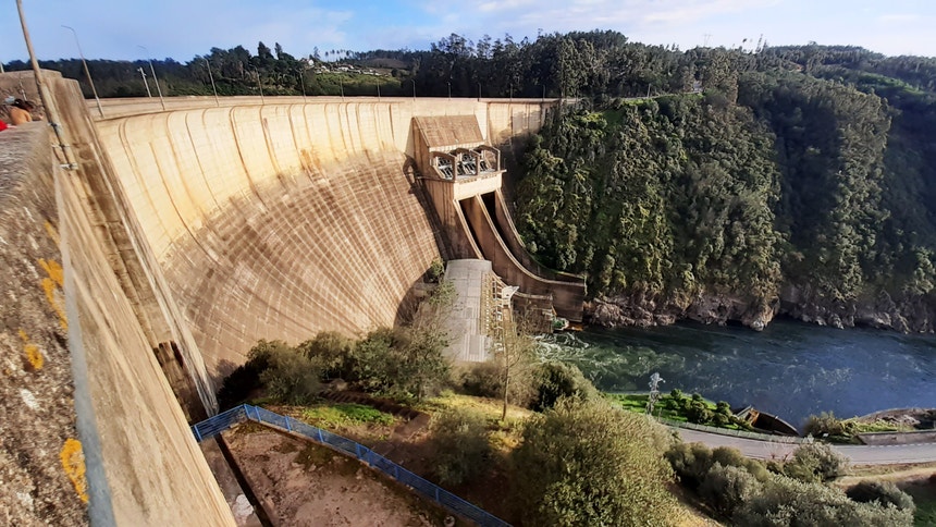 Fisco deixou caducar cobrança de IMI a 166 barragens do país