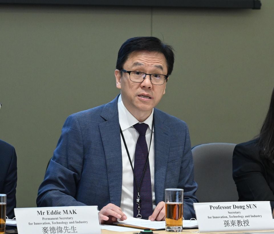 Dirigente de Hong Kong cancela visita aos EUA quatro horas após anúncio