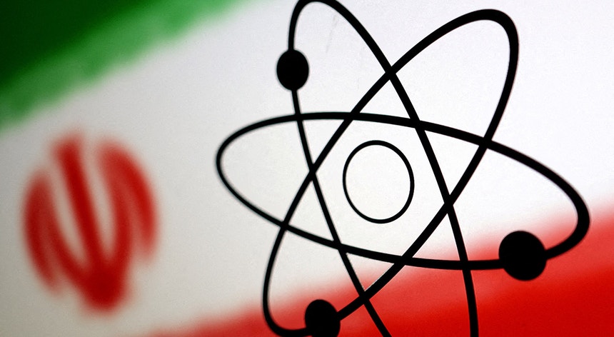 Irão e União Europeia tentam salvar o pacto nuclear
