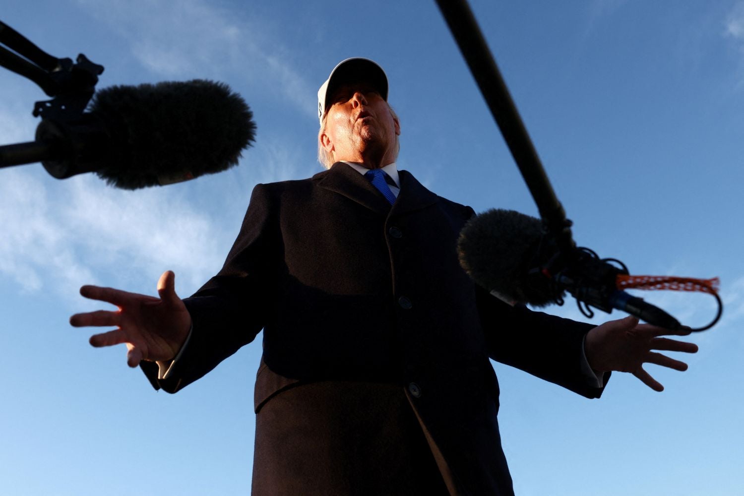 "Nem sei se est� vivo". Trump admite que alegada morte de Mojtaba Khamenei seja apenas "um rumor"