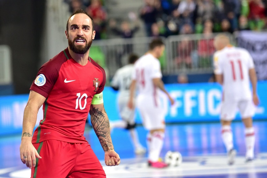 Ricardinho eleito o melhor jogador do Mundial de futsal